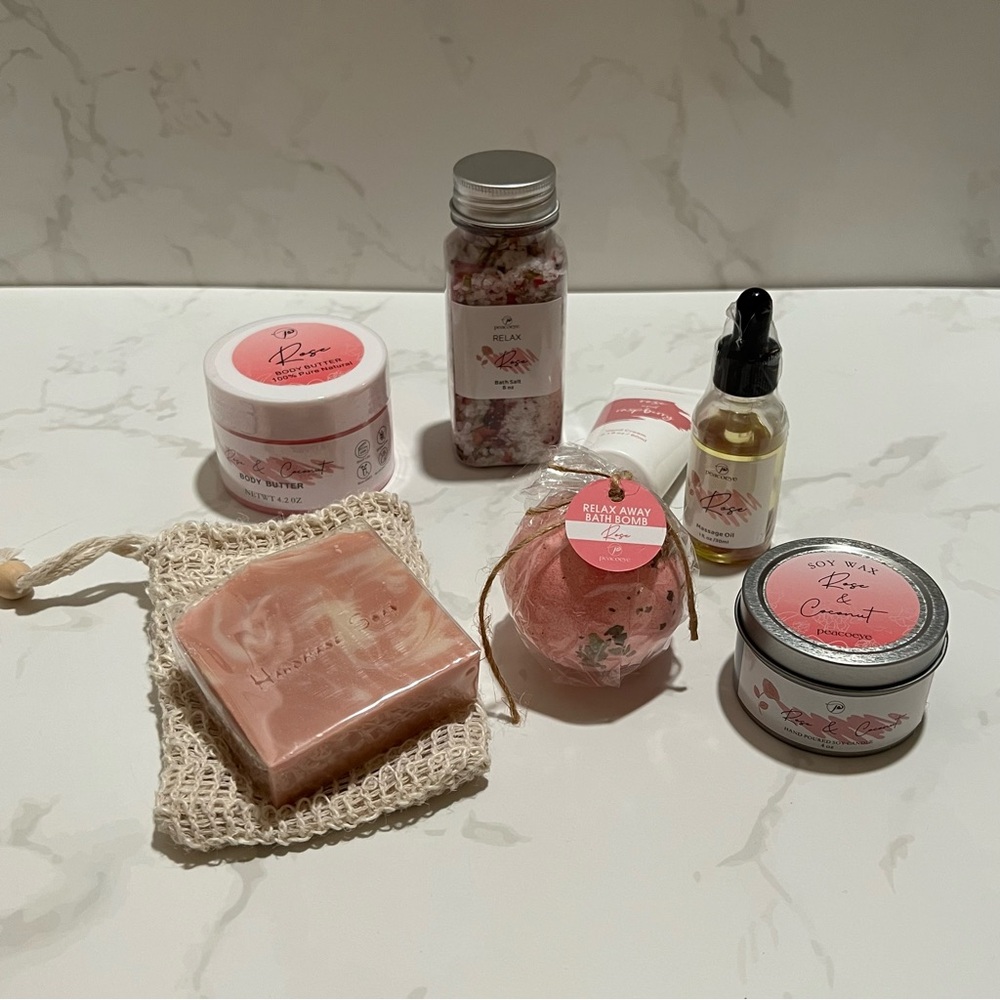 Peacoeye Luxurious Rose Bath & Body Set $69 Retail